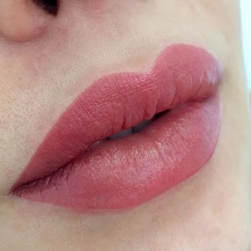 Maquillage permanent lèvres effet remplissage complet Candy Lips.