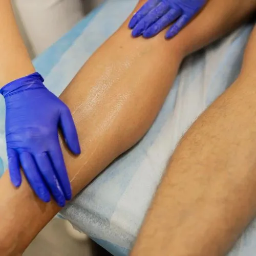 Épilation complète des jambes pour homme issoire